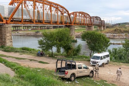 US police officer accused of killing three people in Mexico arrested at border US police officer accused of killing three people in Mexico arrested at border